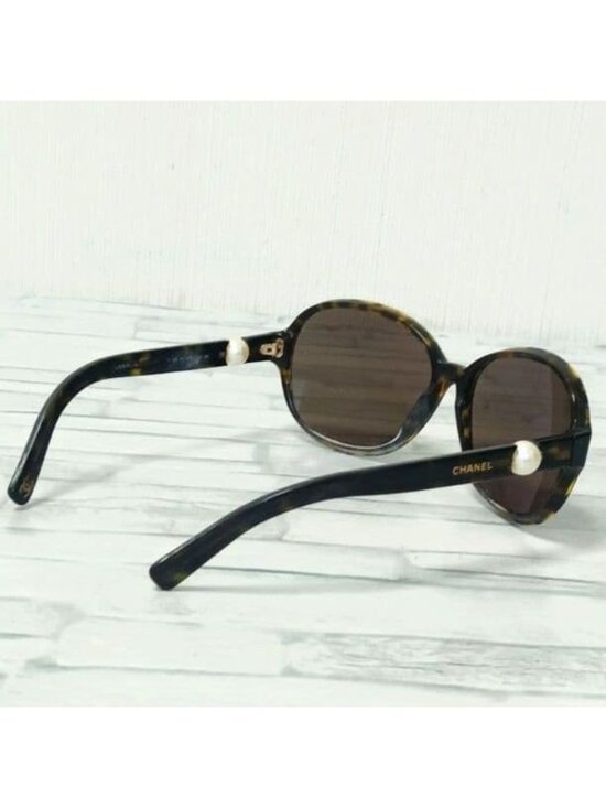 Chanel Sunglasses Brown Pearl Tortoiseshell Pattern Eyewear